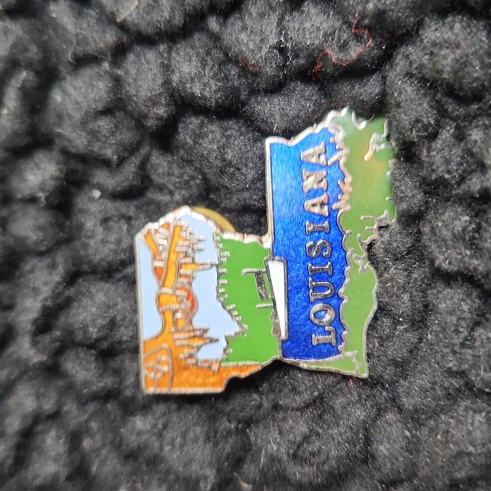 Vintage Collectable Louisiana State Lapel Pin